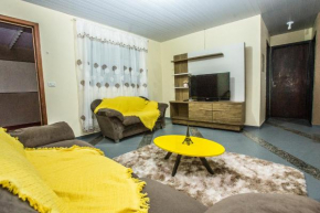 Casa Grande com 2 quartos e 1 suíte